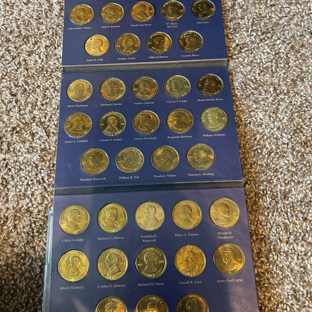 United States Bicentennial Coinage Set - Navy Blue Folder - Picture 2 of 3